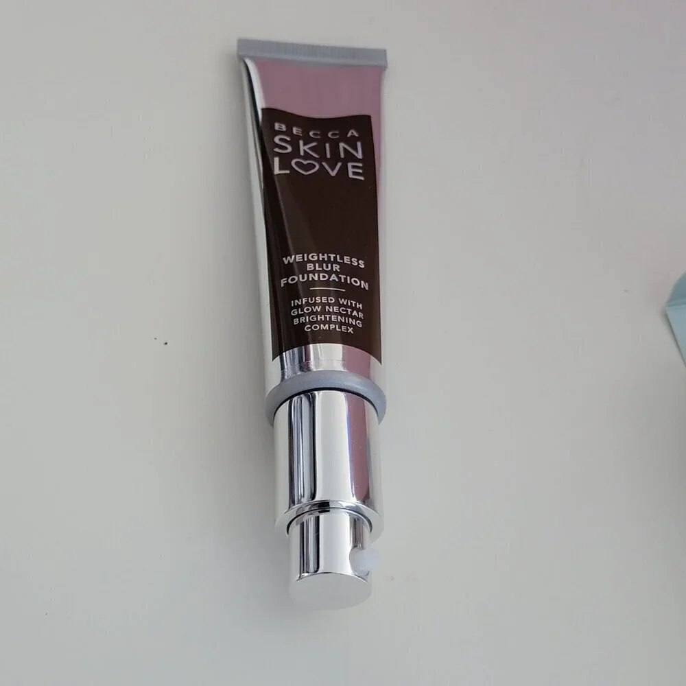 NEW Becca Skin Love  Weightless Blur Foundation in Chestnut NIB